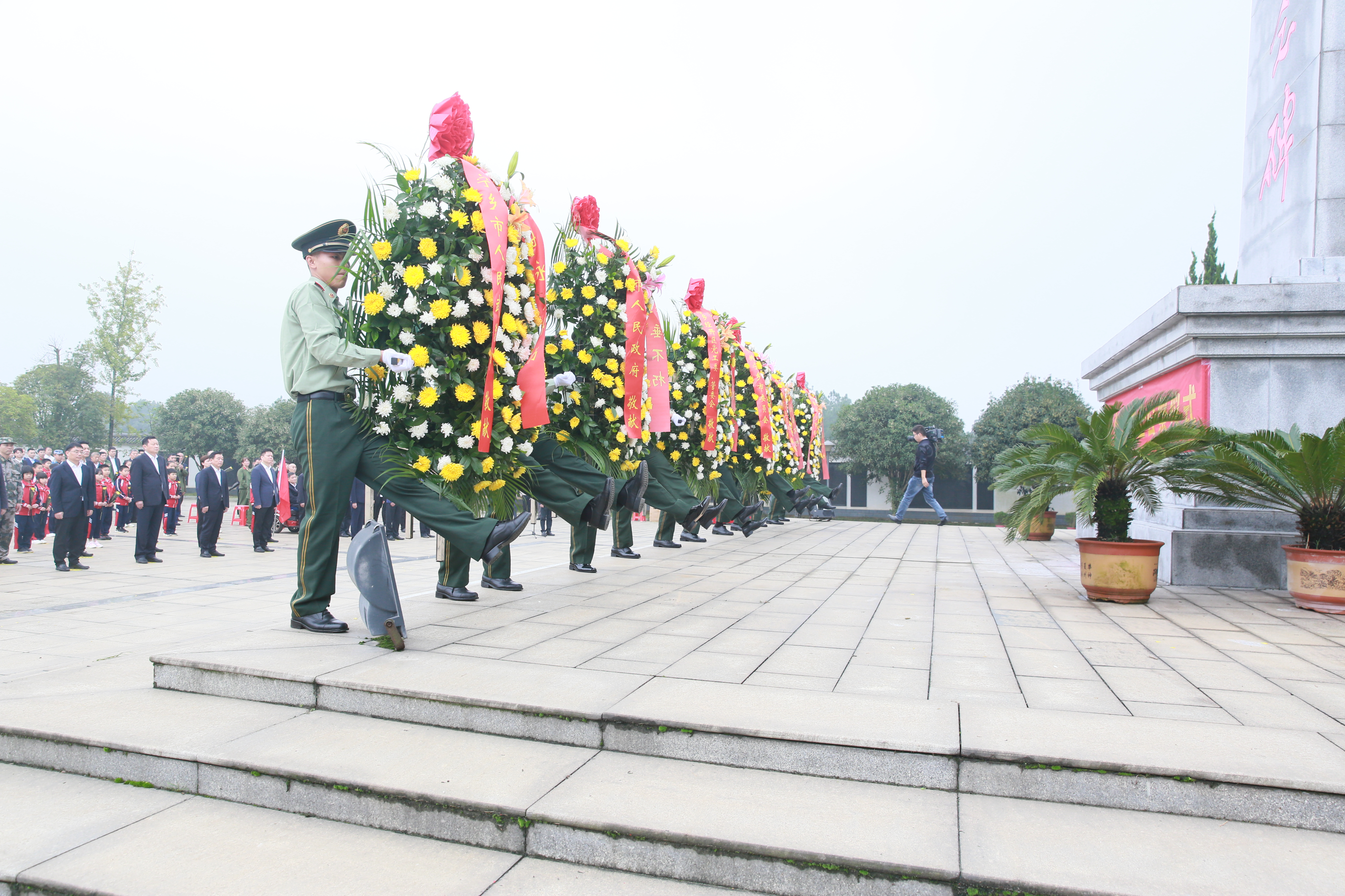 寧鄉(xiāng)市舉行烈士紀(jì)念日公祭活動(dòng),。長(zhǎng)沙晚報(bào)全媒體記者 張禹 通訊員 胡小艷 攝影報(bào)道