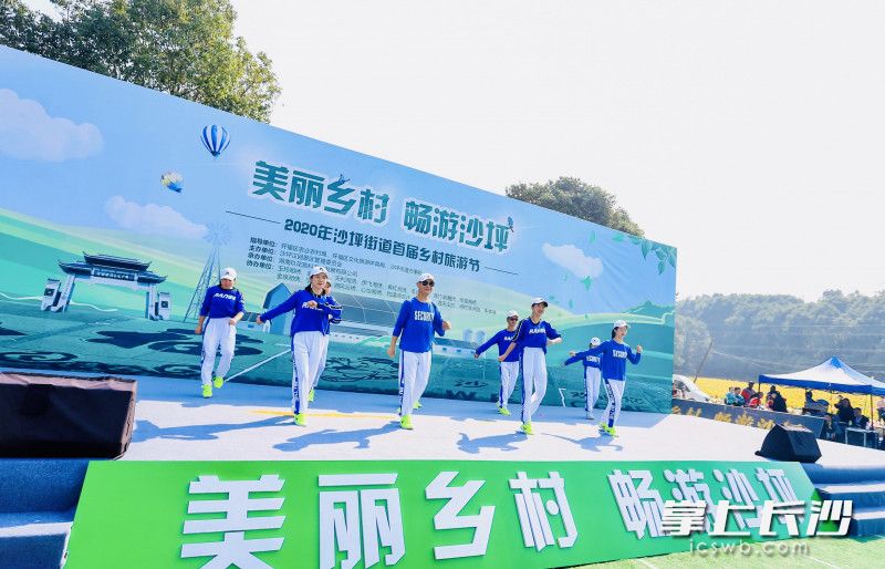 沙坪鄉(xiāng)村旅游節(jié),，又帶來一個(gè)“黃金周”。通訊員 和婷婷 攝