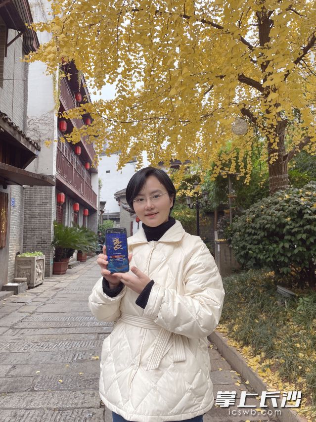 參與見(jiàn)證社區(qū)的變化，龍欣推薦“變”為2020年湖南年度字,。周和平攝