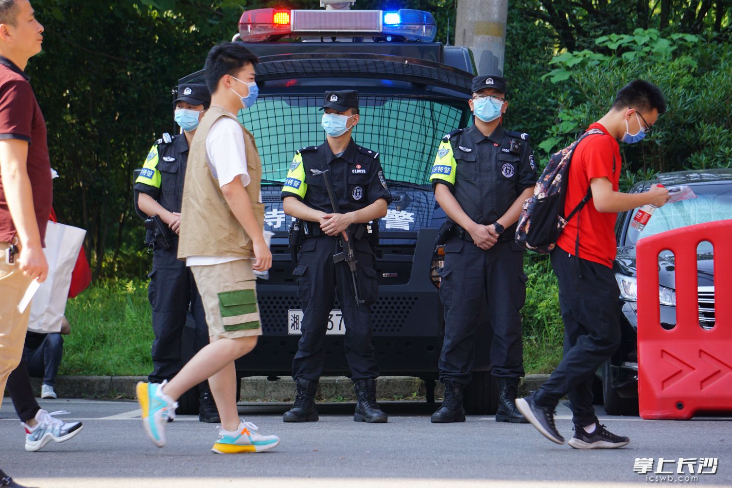 特警站崗守護(hù)