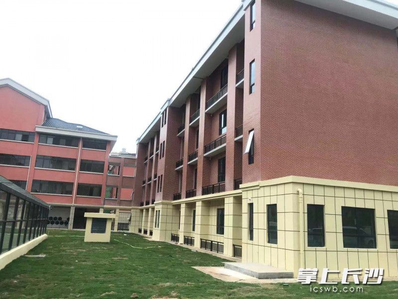 青園梓楓小學(xué)二期已完成建設(shè),，將在9月份開學(xué)時(shí)投入使用。通訊員 朱德軍 供圖