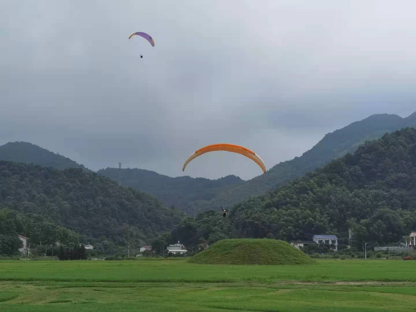 恢復(fù)開放的黑麋峰,，成為很多城市親子家庭短途游的第一選擇,。