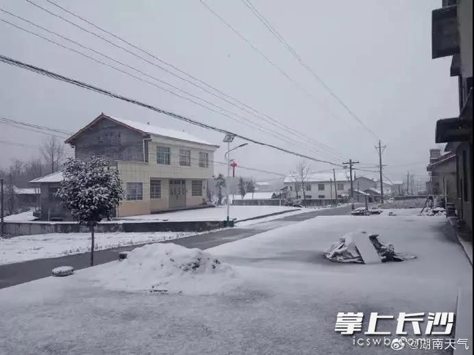 25日,，石門(mén)南北鎮(zhèn)下雪 