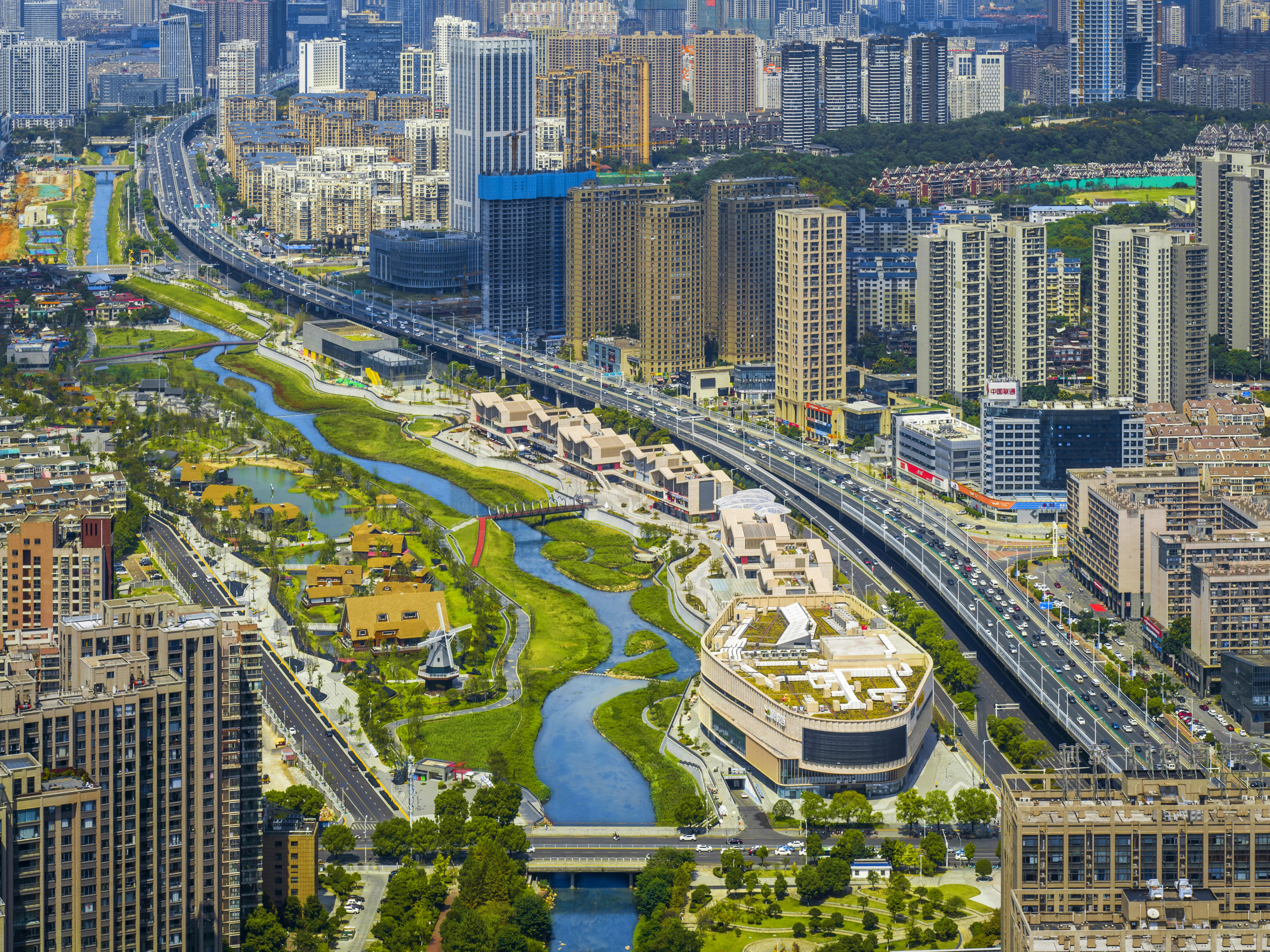 圭塘河井塘段城市“雙修”及海綿示范公園已成城東南一張人文生態(tài)名片,。雨花區(qū)委宣傳部供圖