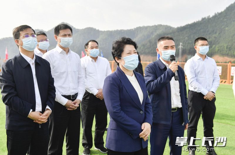 吳桂英在椒花水庫(kù)檢查防汛度汛工作,。
