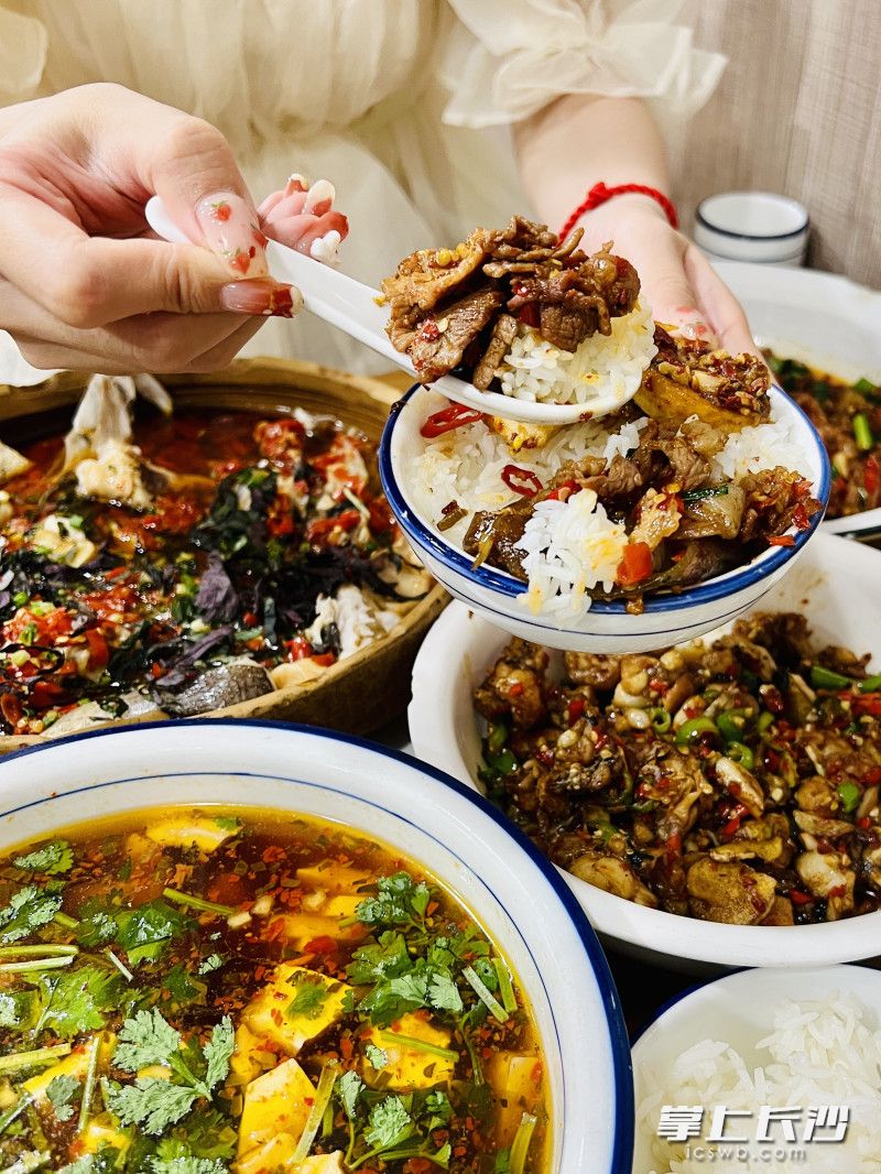李詩(shī)涵拍攝的長(zhǎng)沙湘菜