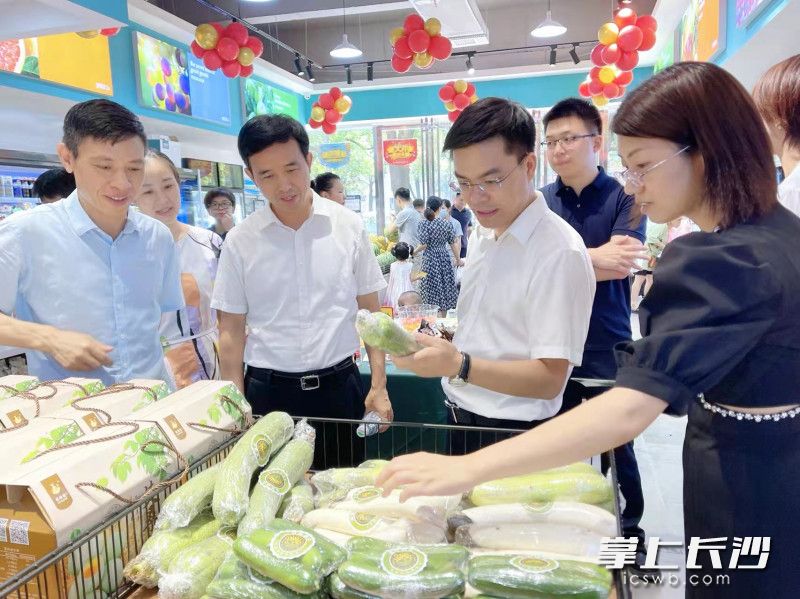 鄉(xiāng)村振興農(nóng)特產(chǎn)品線下體驗店獲得各界支持。