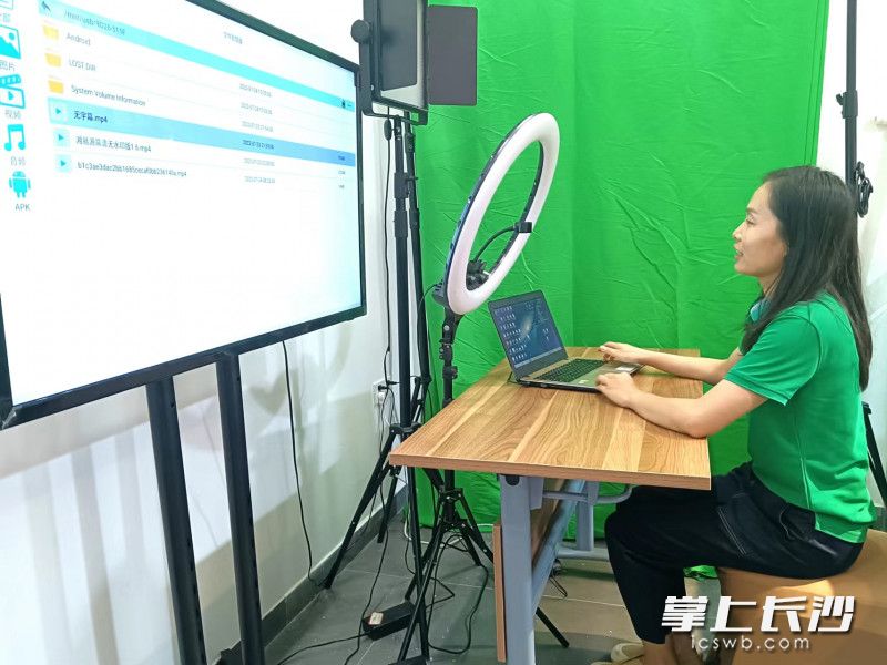 農(nóng)青創(chuàng)共享直播平臺將長沙本地好產(chǎn)品發(fā)布到線上,。