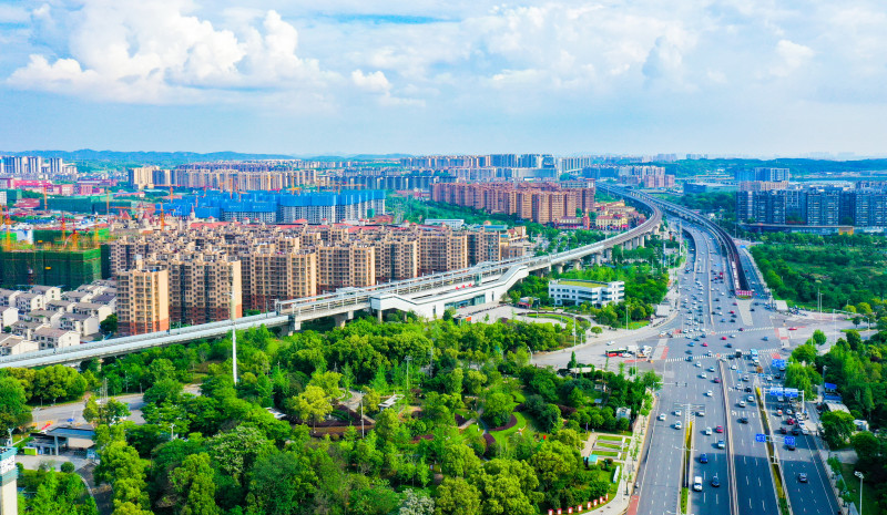 長株潭城際鐵路及芙蓉南路,，對于長株潭都市圈的交通相連至關重要。 長沙晚報全媒體記者 鄒麟 攝