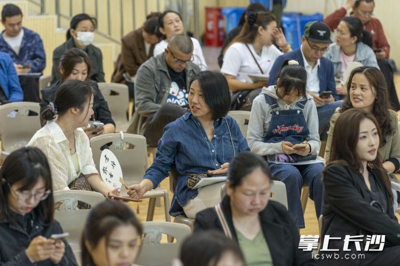 近千名入校嘉賓參與了開放日活動,。