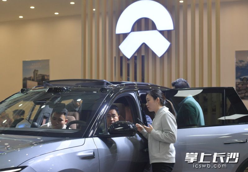 蔚來汽車展位,。