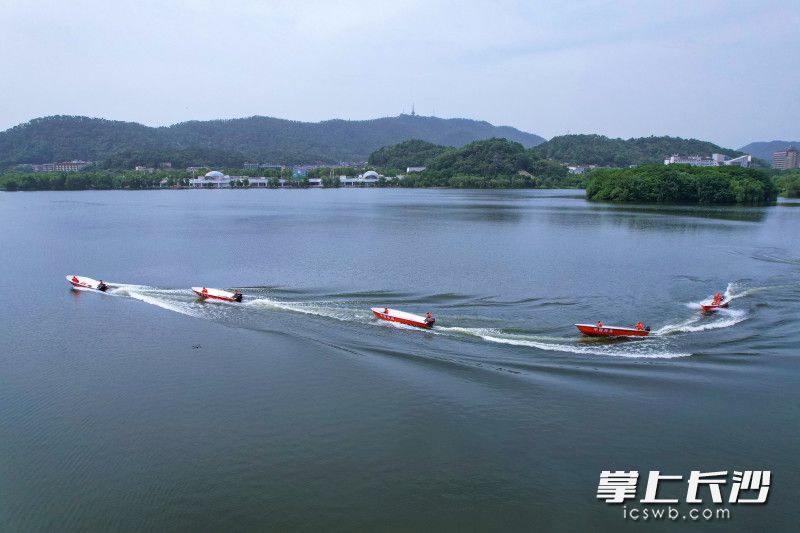 5月12日上午,，湖南省2024年“5·12全國(guó)防災(zāi)減災(zāi)日”集中宣傳演練活動(dòng)在西湖公園舉行。