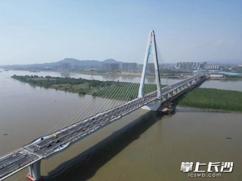 即將通車的香爐洲大橋,。