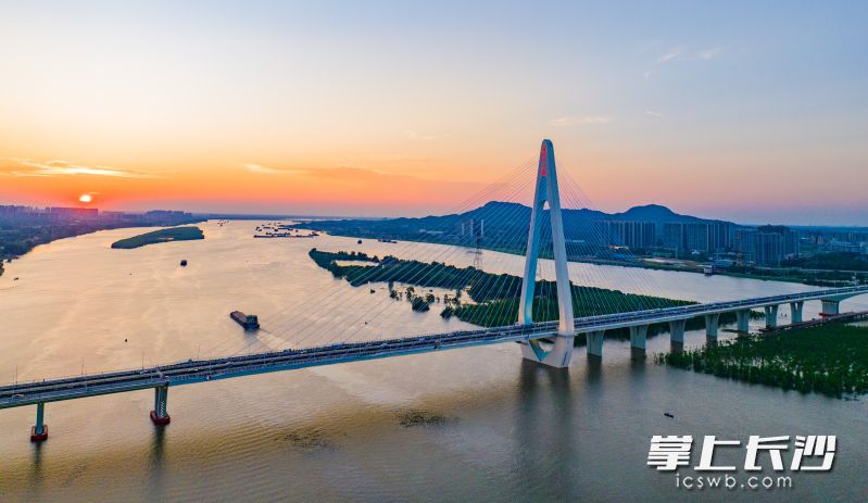 7月4日,，“湘江之鉆”香爐洲大橋正式通車,。長沙晚報全媒體記者 鄒麟 攝