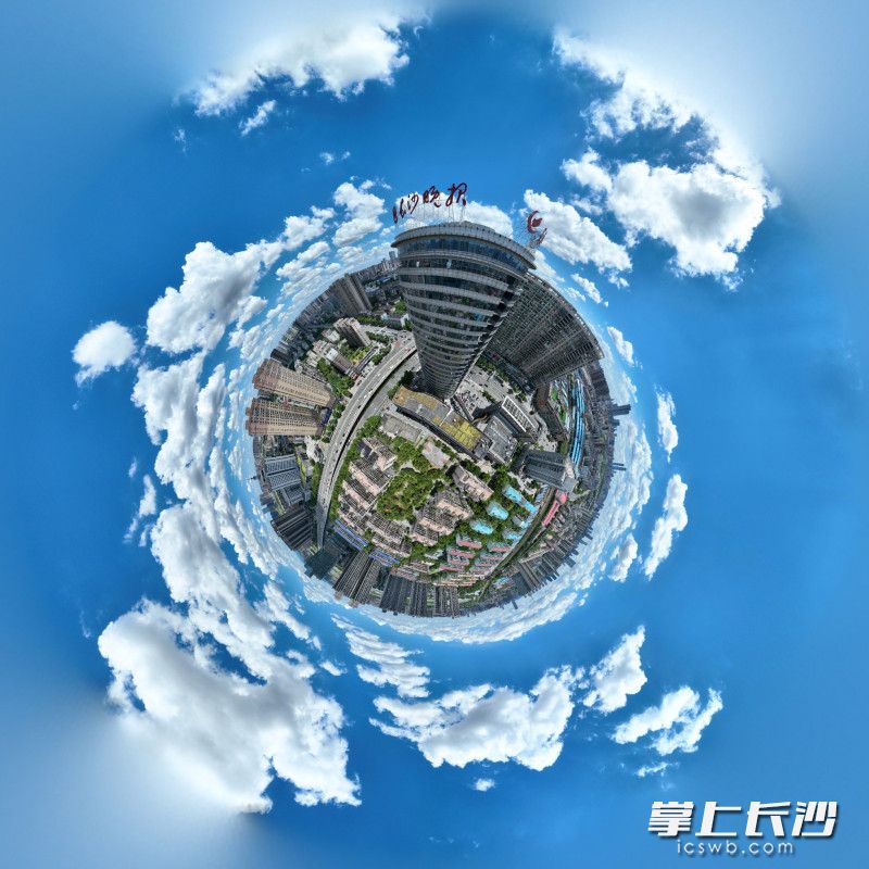 今日，長沙天氣晴好,，天空中出現(xiàn)“漫畫云”,。  均為長沙晚報(bào)全媒體記者劉曉敏攝