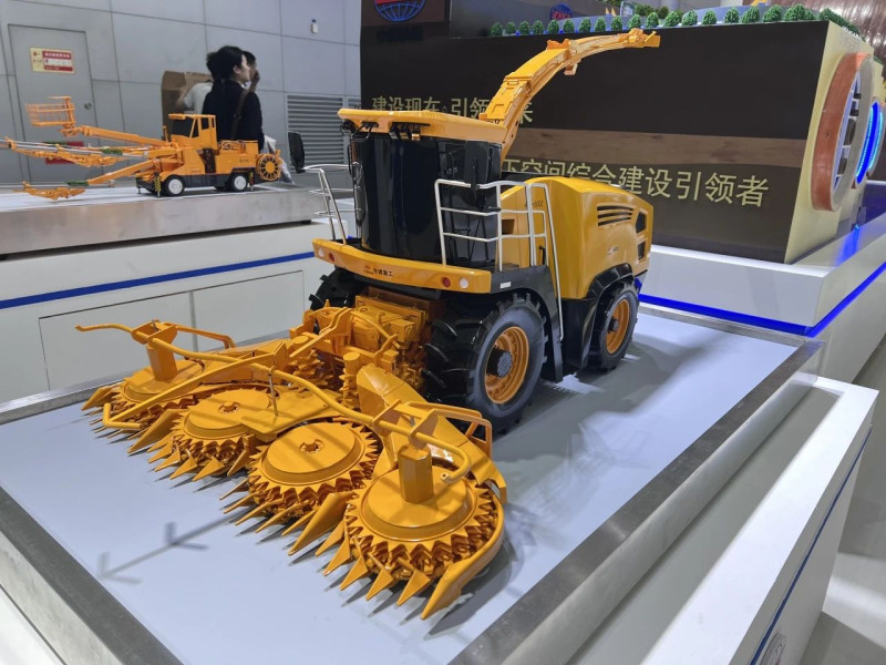 青貯收獲機(jī)（模型）,。