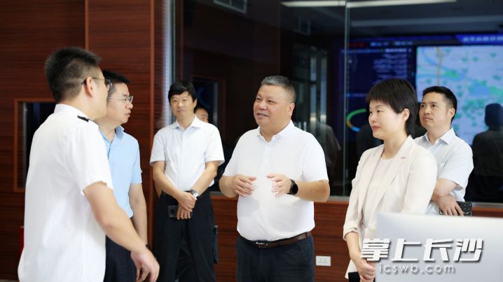 27日,，市政協(xié)主席陳剛帶隊(duì)前往長(zhǎng)沙市公共衛(wèi)生中心檢查督導(dǎo)節(jié)前安全生產(chǎn)工作,。長(zhǎng)沙晚報(bào)全媒體記者 盛磊 攝
