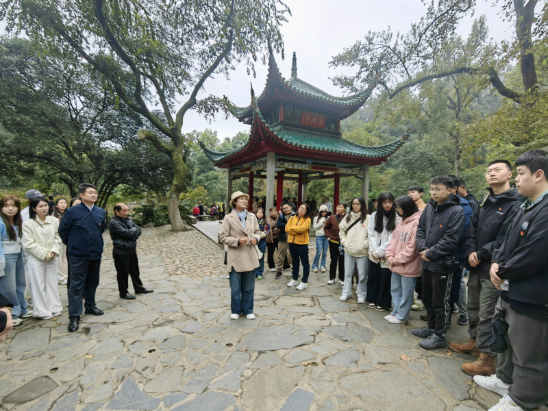 長沙學(xué)院土木工程學(xué)院“移動”思政課現(xiàn)場,。通訊員供圖