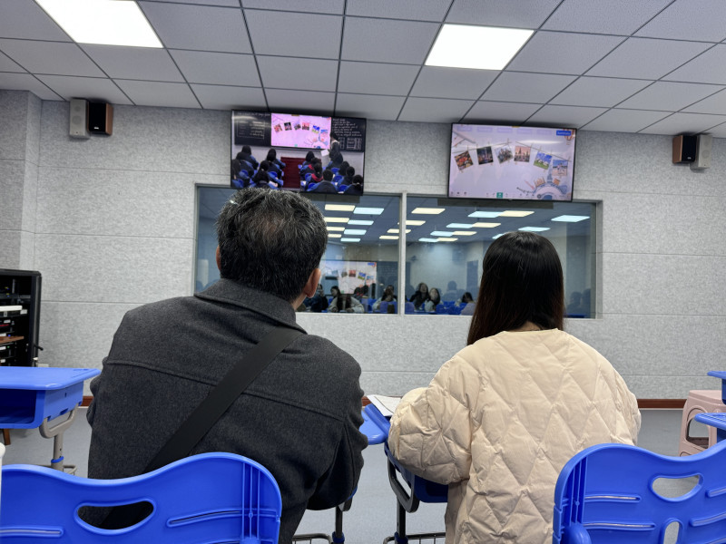 張忠良老師和胡怡婷老師參加長(zhǎng)郡瀏陽(yáng)實(shí)驗(yàn)中學(xué)舉辦的同課異構(gòu)展示課,。