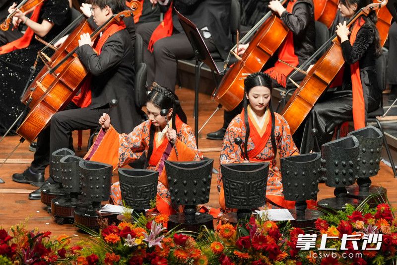 商鐃演奏,。