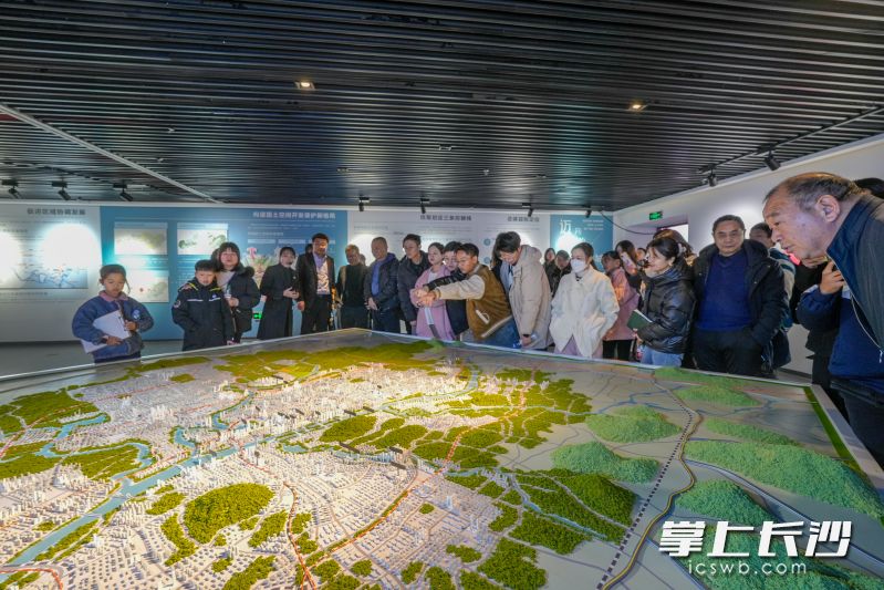 《長沙市國土空間總體規(guī)劃（2021-2035年）》成果展開展暨“城市+”公開課活動,。均由長沙晚報全媒體記者 陳飛 攝