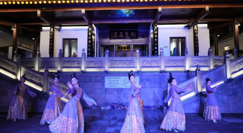 現(xiàn)場(chǎng)表演
