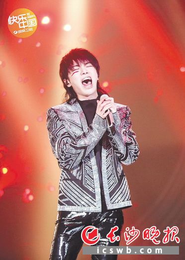 華晨宇?yuàn)Z得《歌手·當(dāng)打之年》“歌王”稱(chēng)號(hào),。