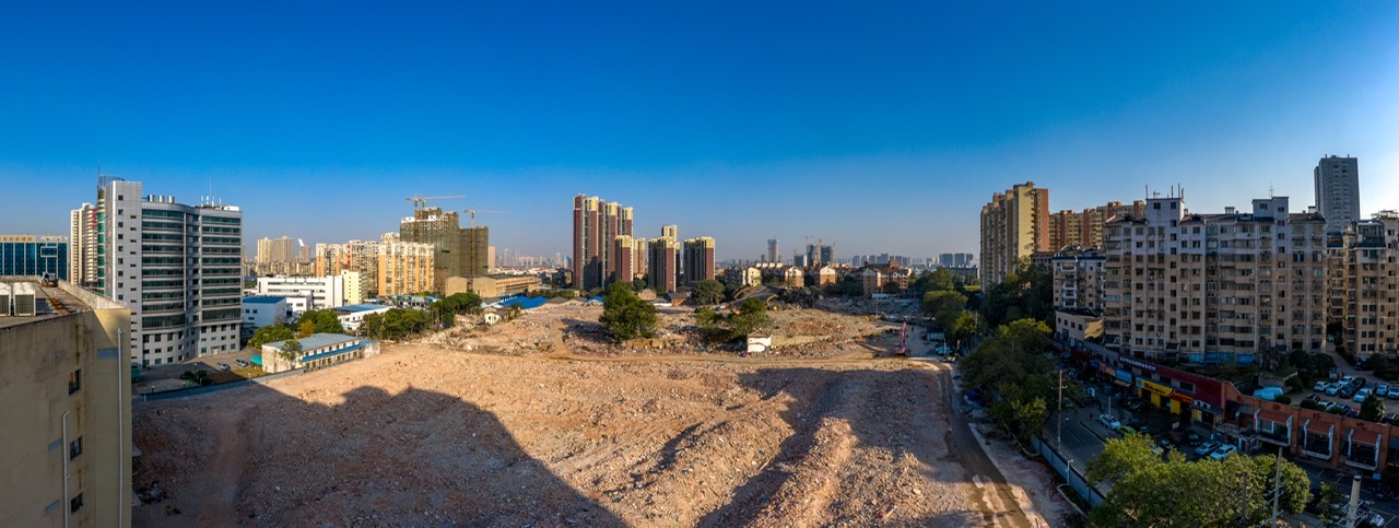 關停拆除后的四方商貿市場原址,，消除重大安全隱患后將“騰籠換鳥”迎來發(fā)展新機遇,。 陳飛 攝