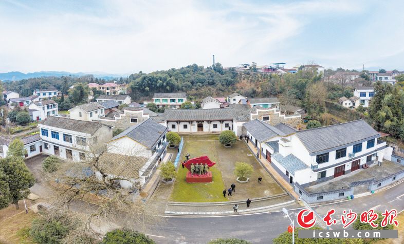 91年前,，紅一方面軍在瀏陽(yáng)永和李家大屋成立,。這是李家大屋航拍圖。長(zhǎng)沙晚報(bào)全媒體記者 陳飛 攝