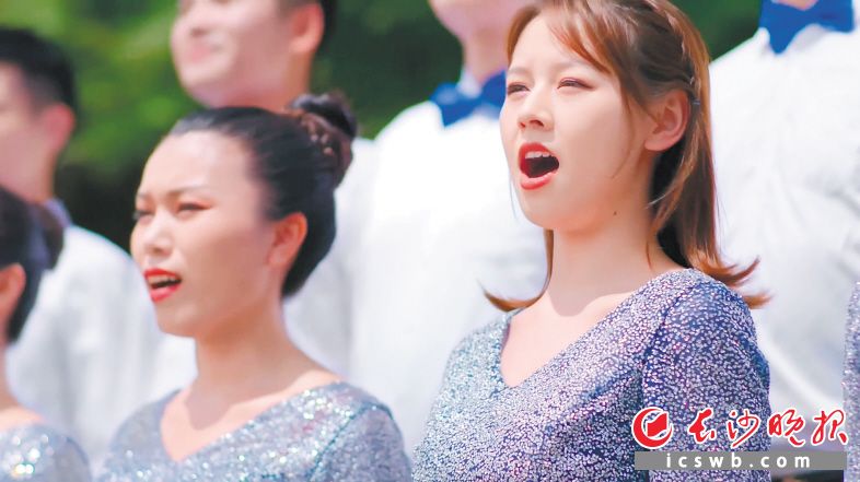 大家滿懷激情,，一曲《瀏陽河》，從天心閣上飛入千家萬戶,。本版圖片除署名外均為杉杉供圖