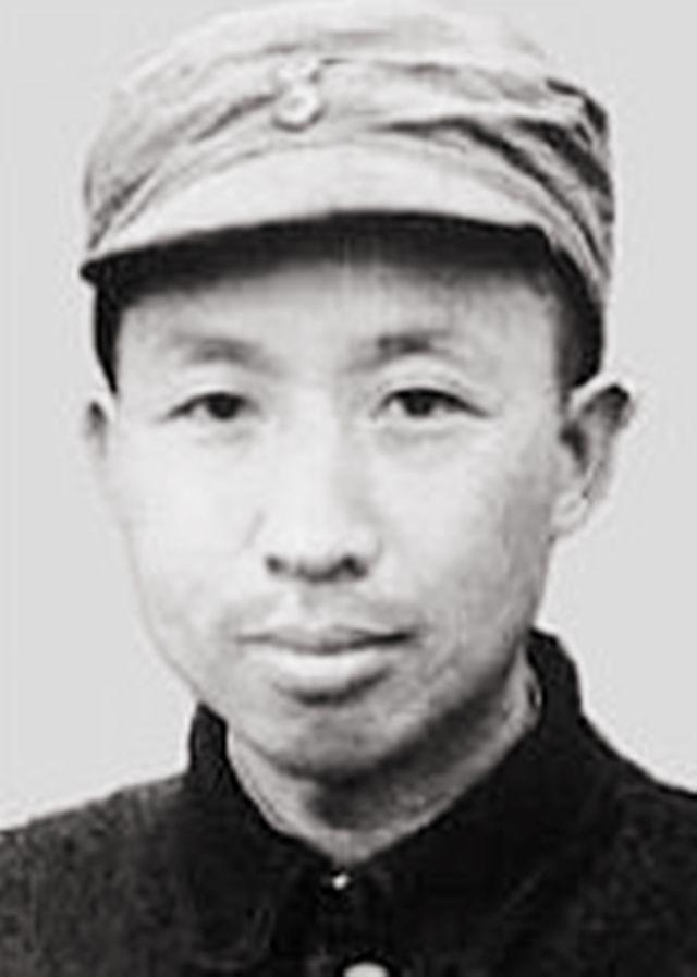 王首道,。