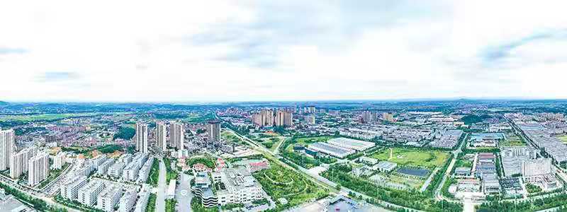 作為瀏陽打造“三個(gè)高地”的主戰(zhàn)場(chǎng),、主陣地,、主力軍，瀏陽經(jīng)開區(qū)（高新區(qū)）吸引了眾多企業(yè)落子,。記者彭紅霞