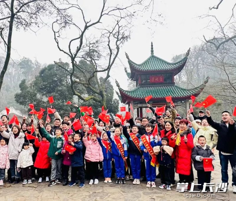 大年初一,，岳麓山景區(qū)接待游客3萬(wàn)人次,。景區(qū)供圖