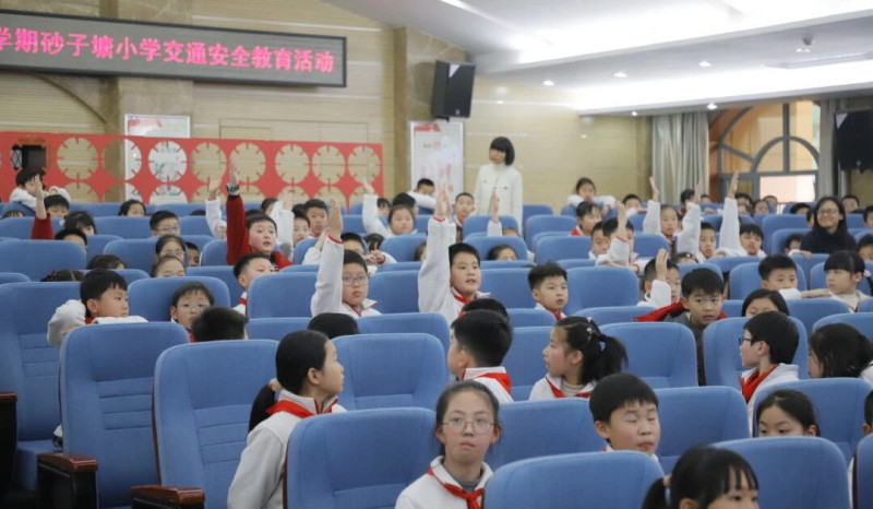 學生們熱情參與互動,。