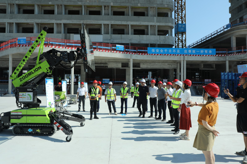 8月9日,，2024年湖南省智能建造暨質(zhì)量安全標(biāo)準(zhǔn)化項目觀摩會在中建三局中聯(lián)智慧產(chǎn)業(yè)城宿舍樓項目順利舉行,。均為受訪者供圖