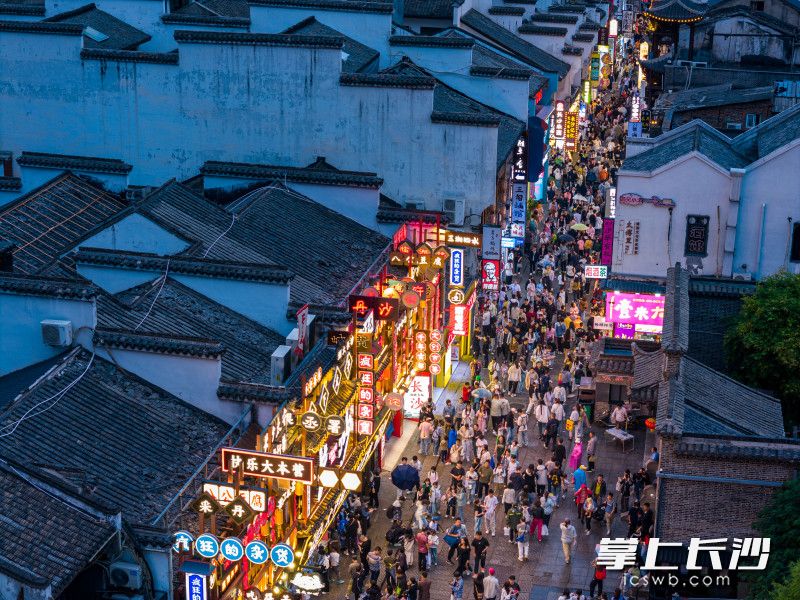 Photo by Guo Yudi from Changsha Evening News.