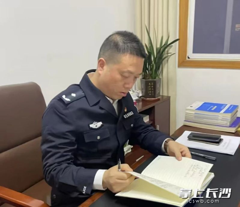 長沙市公安局刑事偵查支隊副支隊長匡政文。